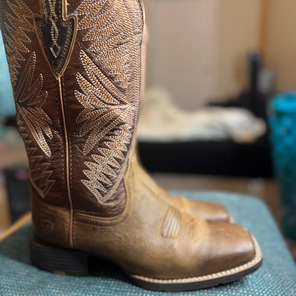 Ariat Brown and Tan Ankle Boots